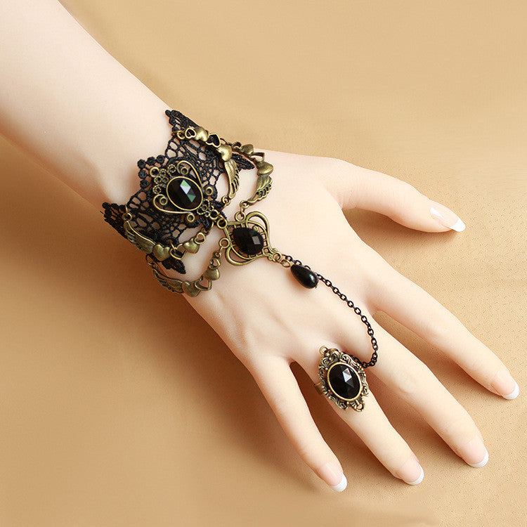 Schwarzes Gothic-Armband