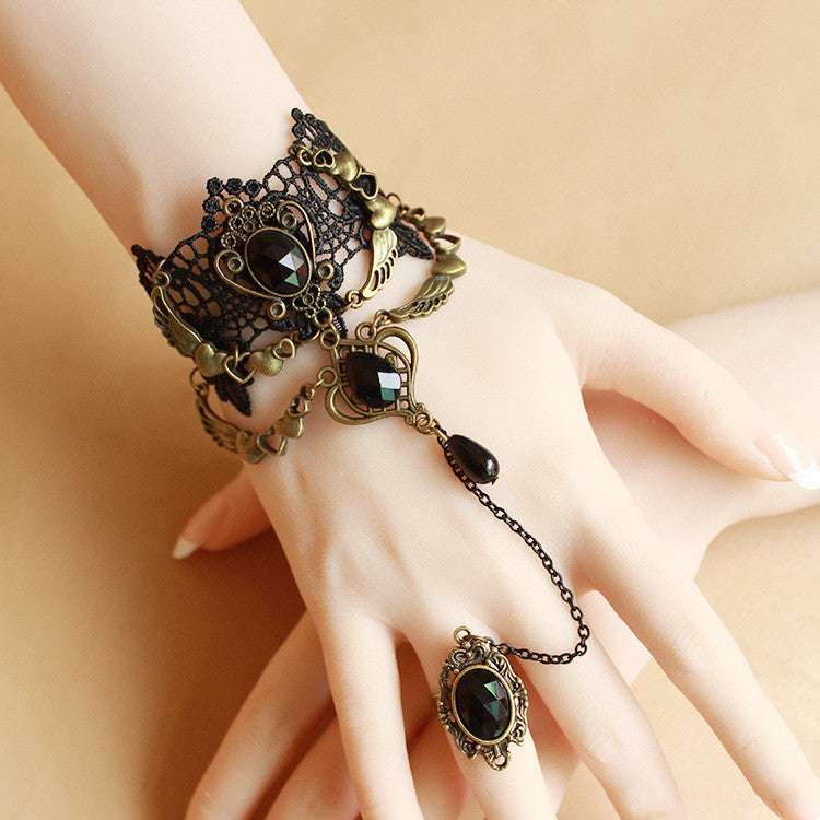 Schwarzes Gothic-Armband