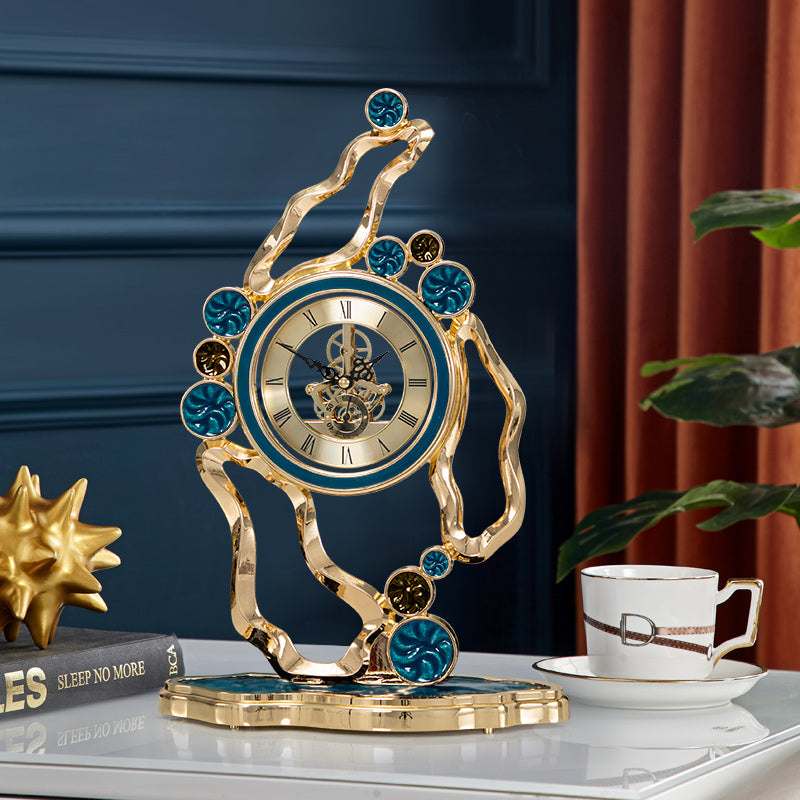 Uhr im Steampunk-Retro-Stil
