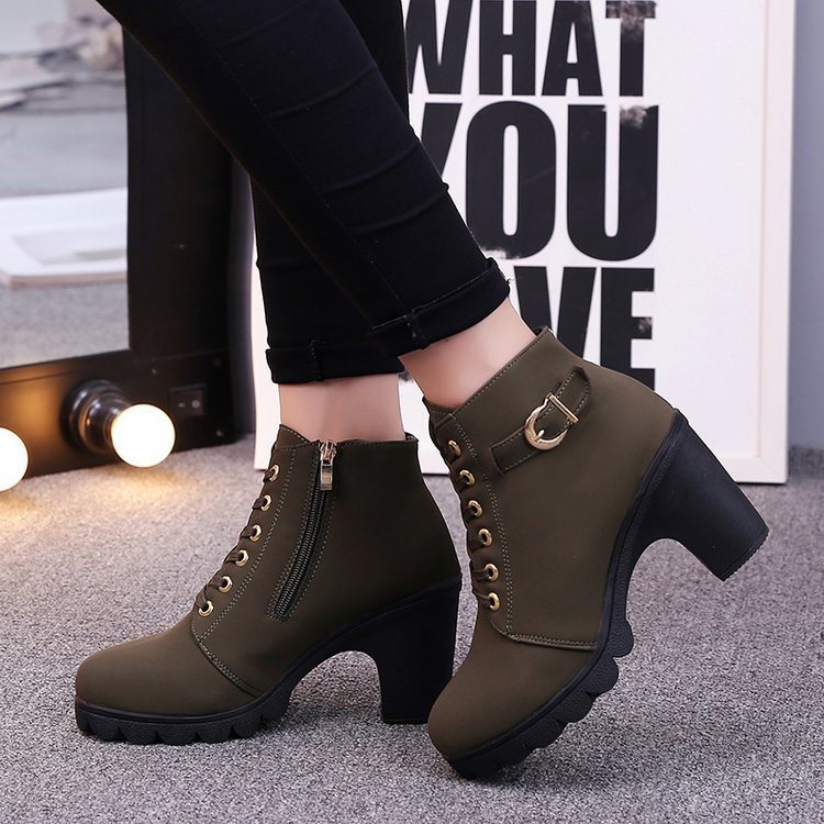 Stiefeletten mit eckigem Absatz