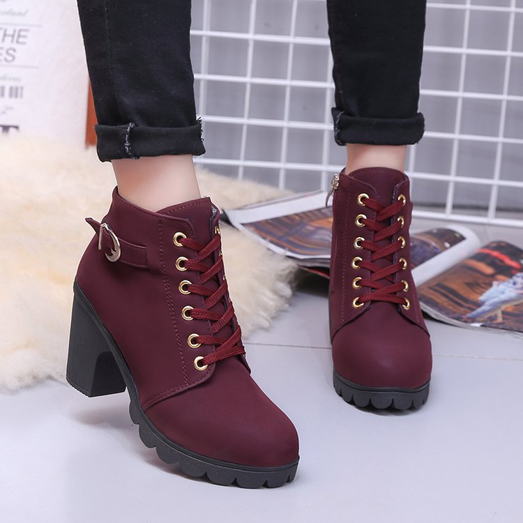 Stiefeletten mit eckigem Absatz