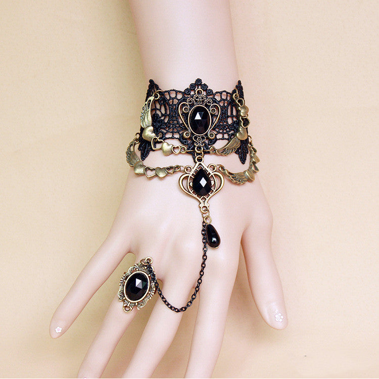 Schwarzes Gothic-Armband