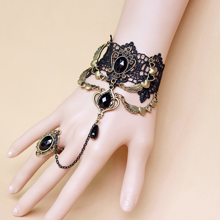 Schwarzes Gothic-Armband
