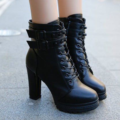 Retro-Ankle-Boots mit hohem Absatz