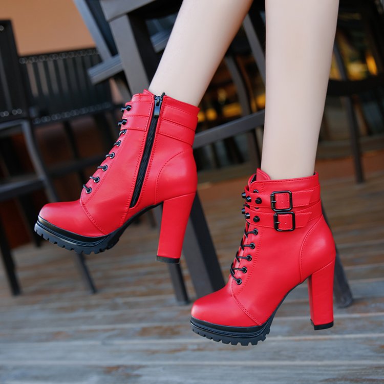 Retro-Ankle-Boots mit hohem Absatz