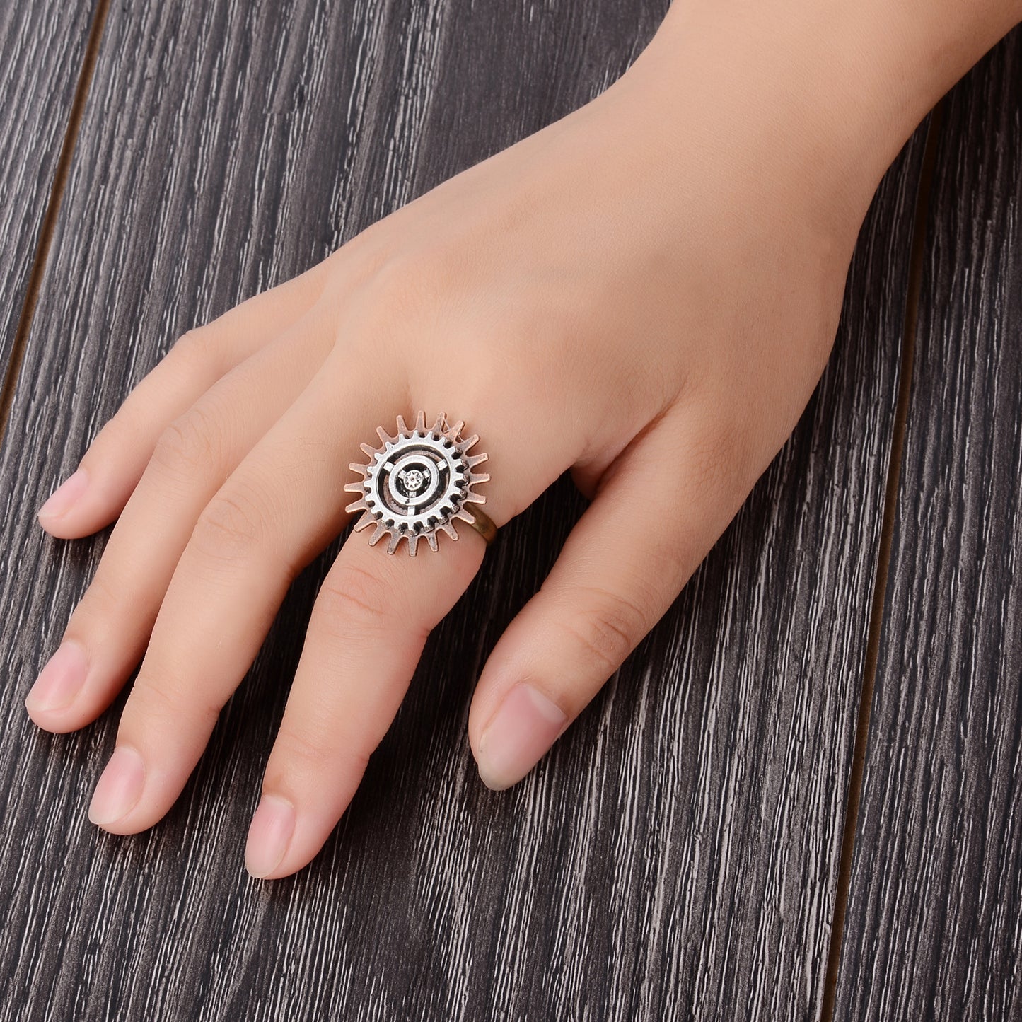 Steampunk-Ring in Blumenform