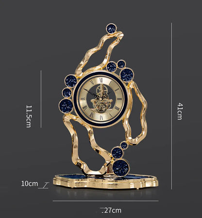 Uhr im Steampunk-Retro-Stil