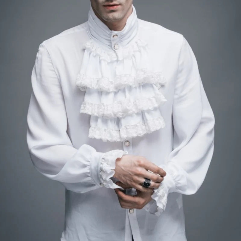 Weißes Herrenhemd mit Jabot