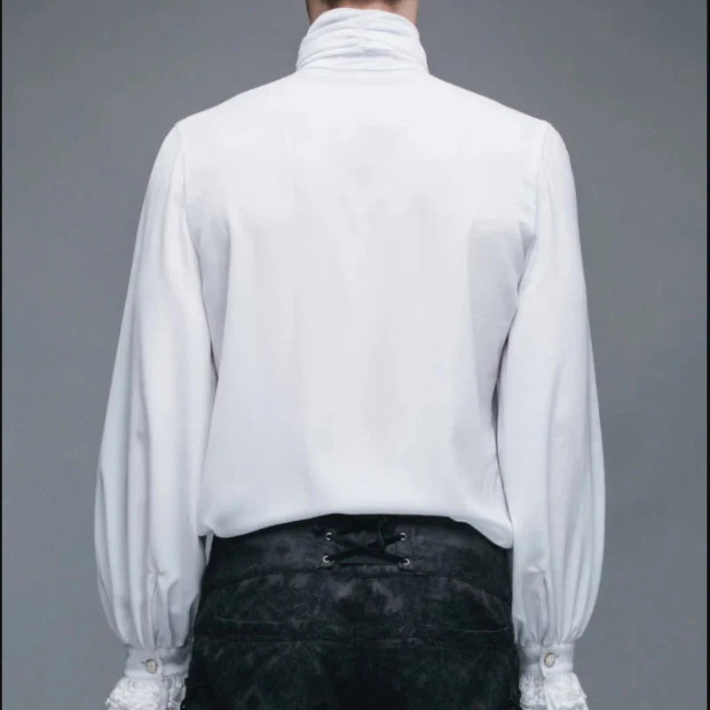 Weißes Herrenhemd mit Jabot