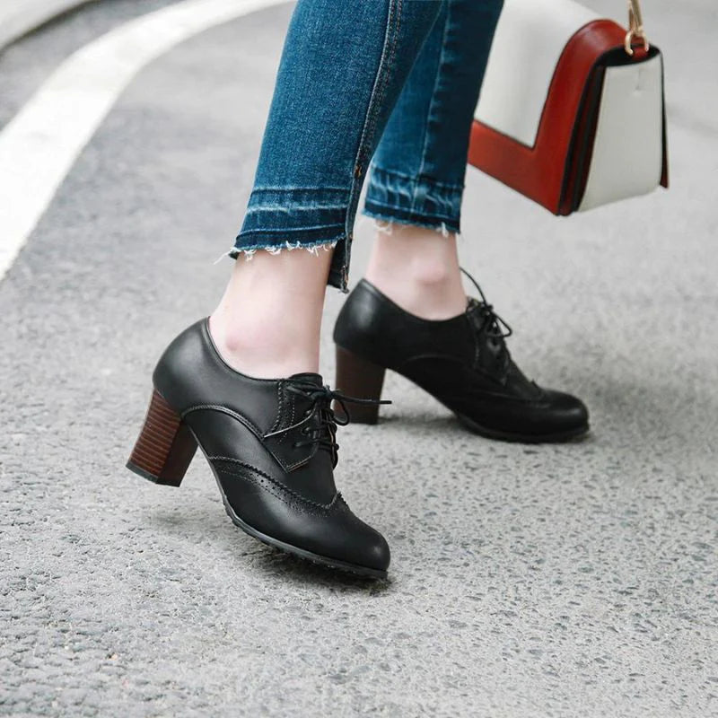 Damenschuhe im viktorianischen Stil