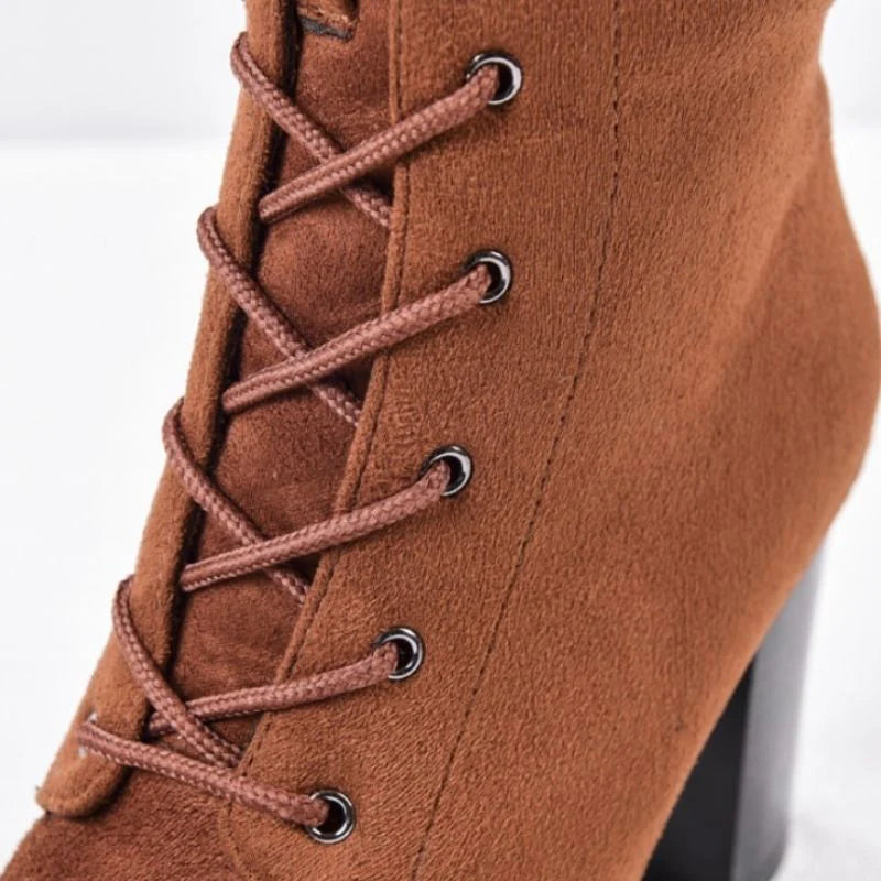 Hohe Schnürstiefel für Damen